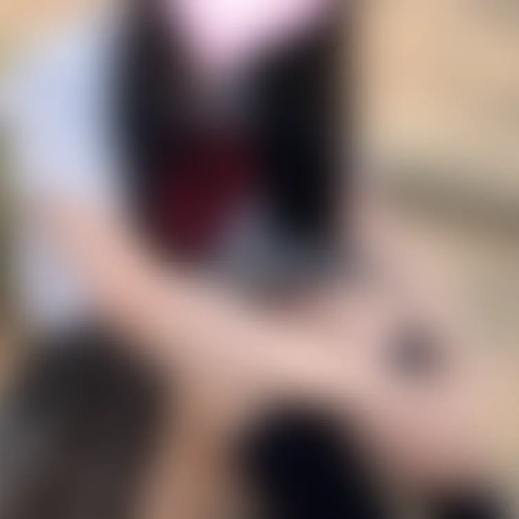 MyFansのえちえちプラン加入者限定で
今日8/8(金)19時に恥ずかしいけど
制服姿のままベッドの上で大きな電マ