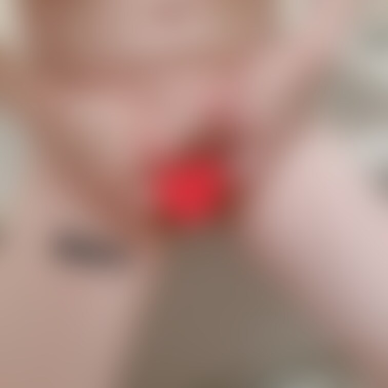 剃毛ついでの放尿ポーズ！
綺麗につるつるです❤️