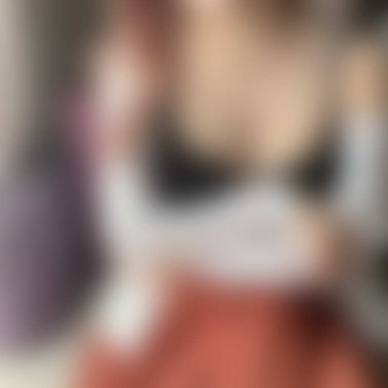 シャツぬぎぬぎ
キャミソール谷間♡目元も♡
4枚