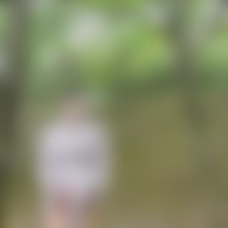野外で露出からのオナ😳