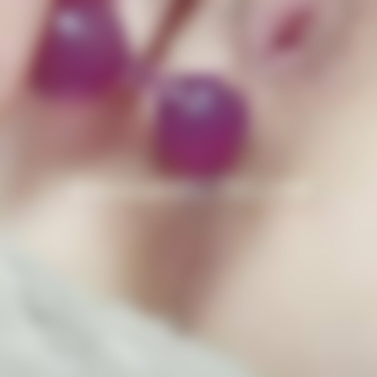 おしりにおもちゃ挿れる動画です🐖
苦手な人は再生しないように気をつけてください🙇‍♀️⚠️