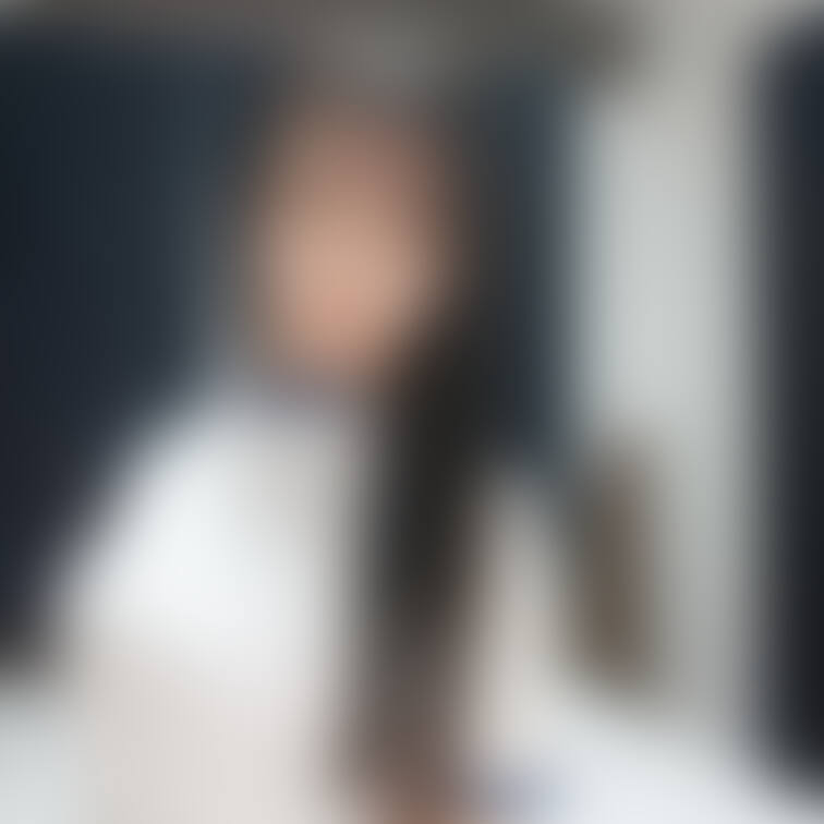よく見てね❤️

髪の毛すごく伸びてきた、そろそろ切ろうかな？

