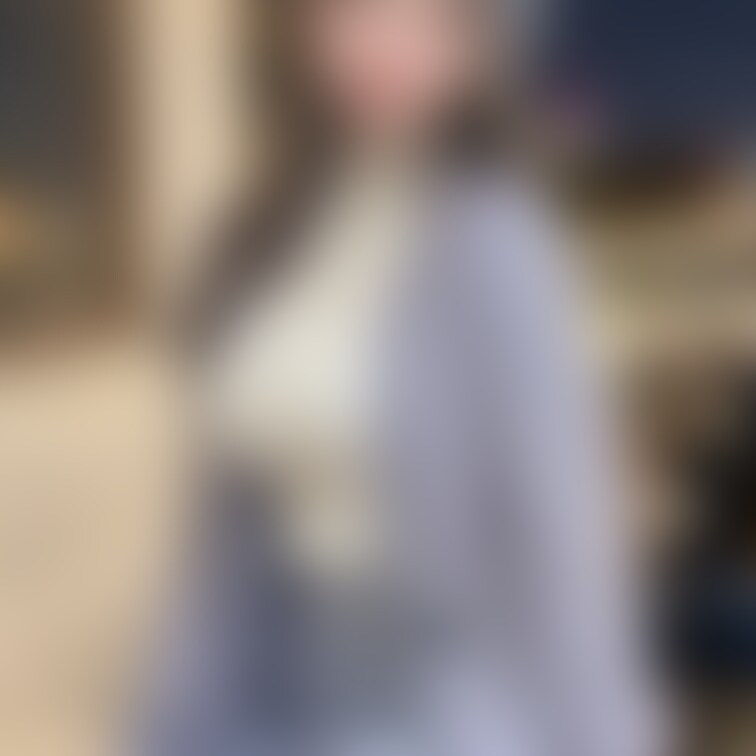 🟧ニット女子　冬コーデ　色白🟧

ご覧いただきありがとうございます❤️
当アカウントは○○○でえっちな美女を生成し