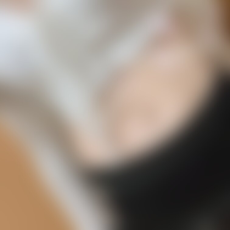 ナースじゃなくて、えちえちなOLの紗和の
いけるかな?💕
スカートの中覗いちゃダメだよ?