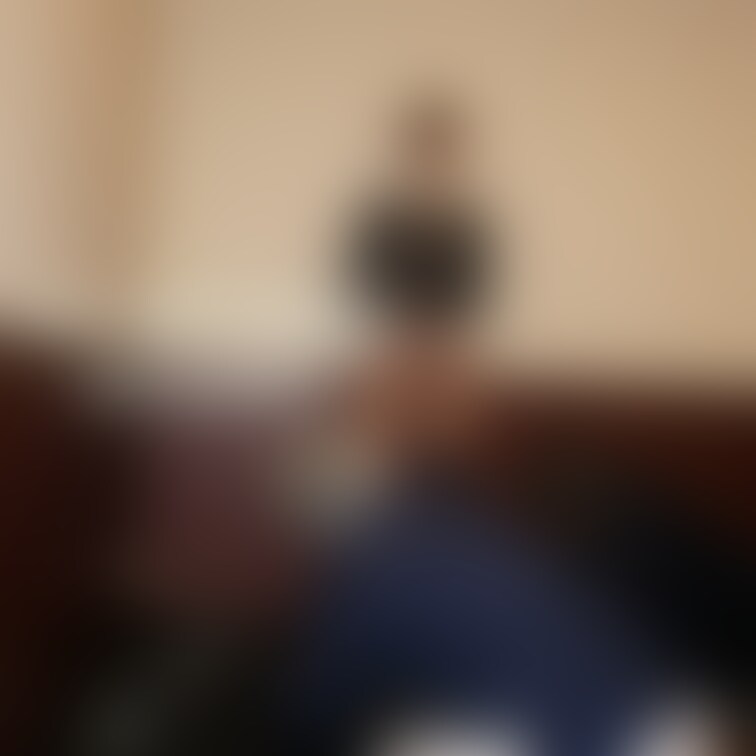 アダルトショップで出会った二人のち〇んさんに、もっと近くで思い切り見てもらう為にネカフェに移動しましたんですが、
ショ