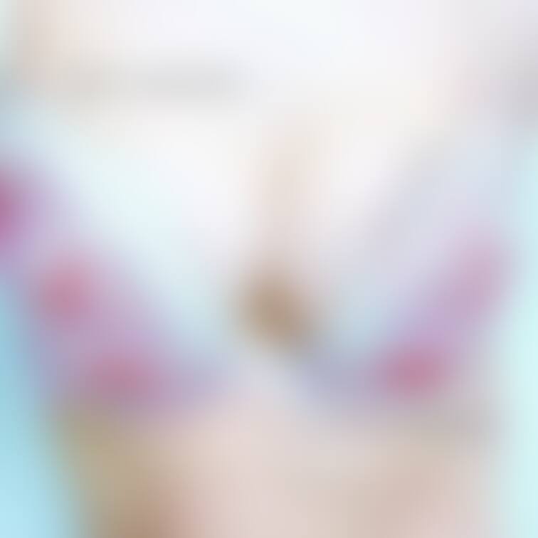 お腹にも汗疹が出来そう…
痒くて掻いてたから赤くなっちゃった🥺
なぜか胸にはまだ出来てない笑