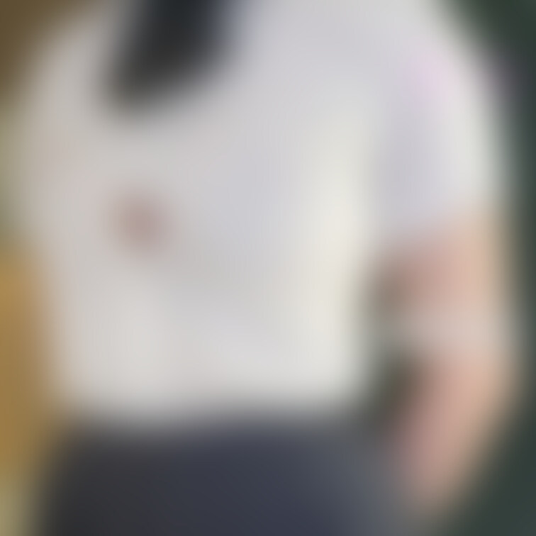この○○○、バストサイズが大きすぎて
ノーブラでも制服シャツがパツパツになってます。
（更に胸がデカくなって、Gカッ