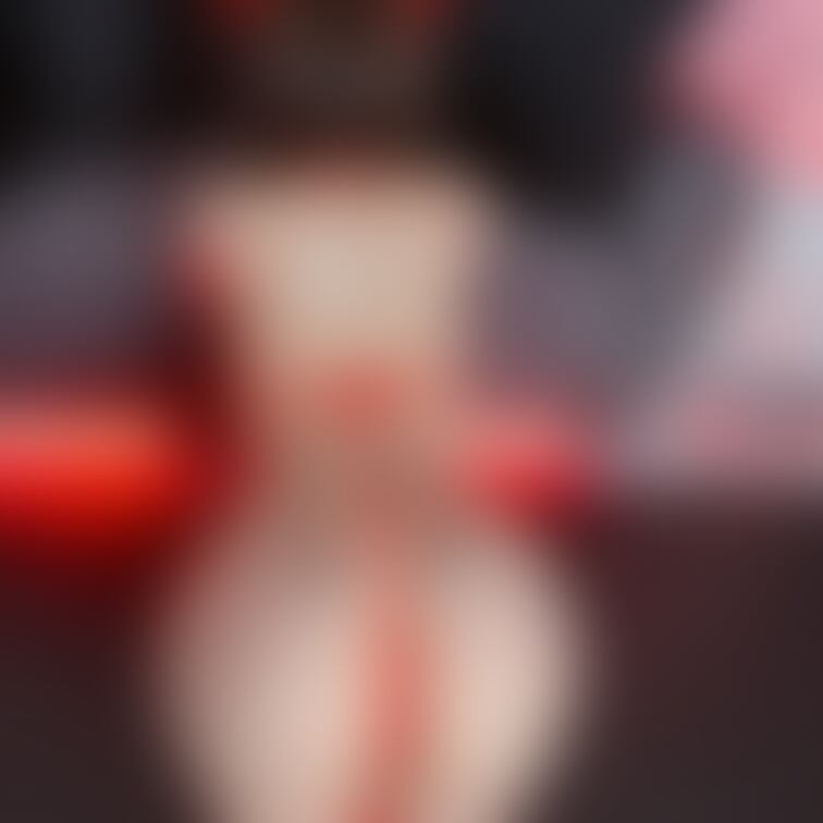 バレンタインデーのリボンコスプレでチョコと生クリームで女体盛り❤️たべてくだしゃい😖❤️  

💋直接連絡先を交換し