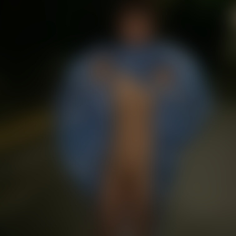 動画の中身をちょっとだけ画像で…
外で脱ぐのは気持ちいいですね！笑
