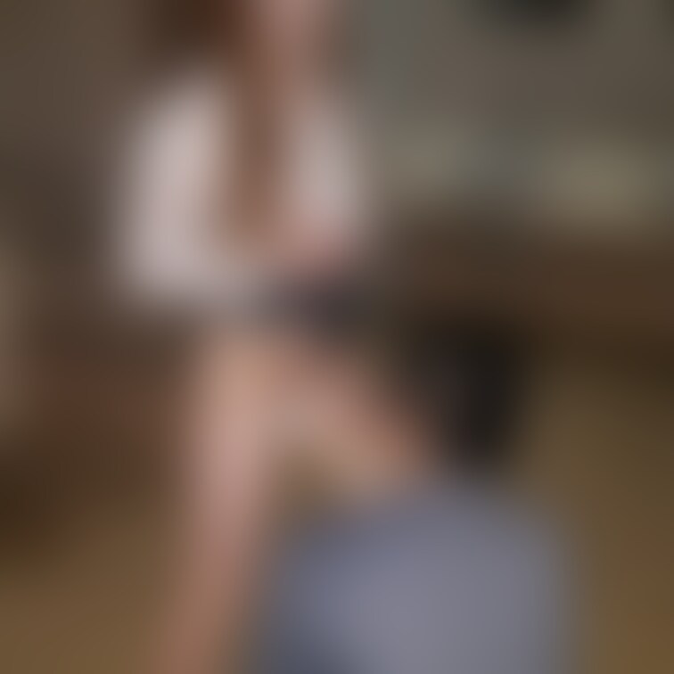 そしてファンの方におしっこをふきふきしてもらって🤭そのあとじっくり身体を見ていただきました😚