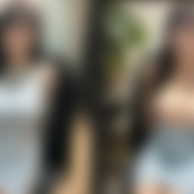 着衣と脱衣を並べた画像です。画像№516