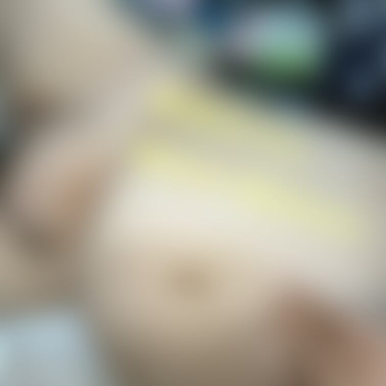 巨乳見て、今日も頑張ろう！！   
Get energy from my big boobs!   