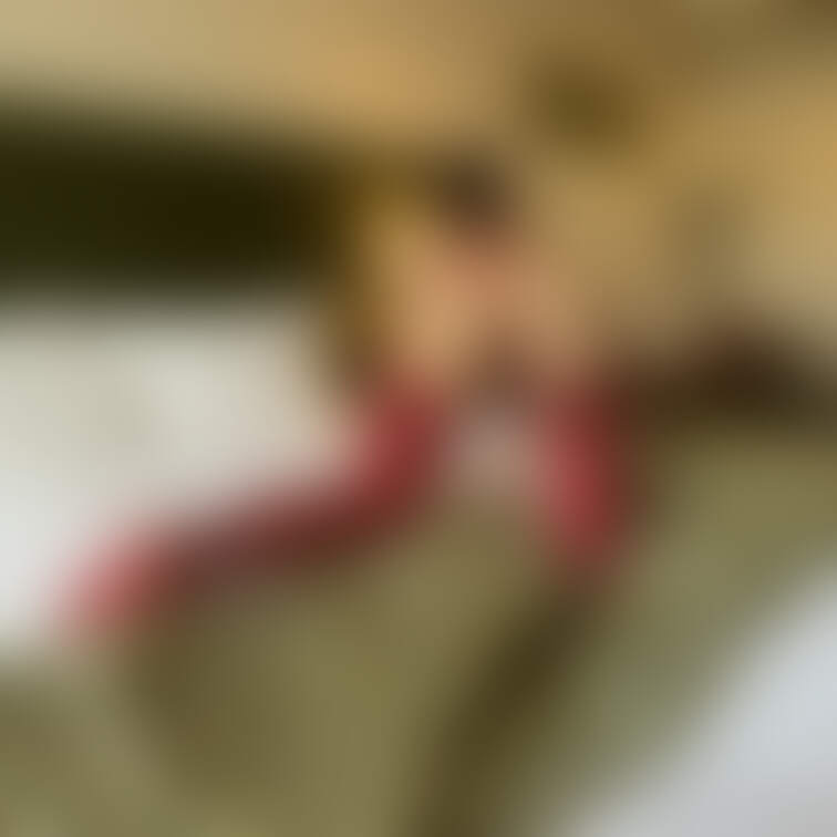 びらびら、、見えてますぅ、、、
はみ出しちゃって、、ますかぁ。。。