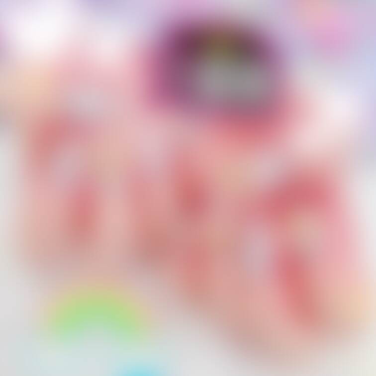 9月🆕ネイル❄️
(1枚目、謎に手が真っ赤なの気になる👀)
前回のセーラームーン調を残しつつ、パーツゴリ盛りで…の予