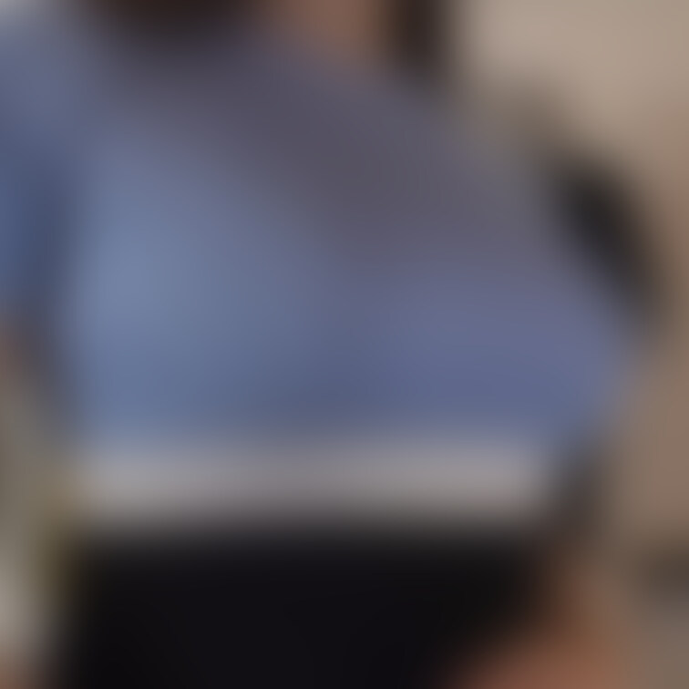 セクハラされて感じちゃう巨乳○○○（4） 男の勃起ブツを握らせ、ヌレヌレパンティーをクンニ編
サンプル

本編ダウ