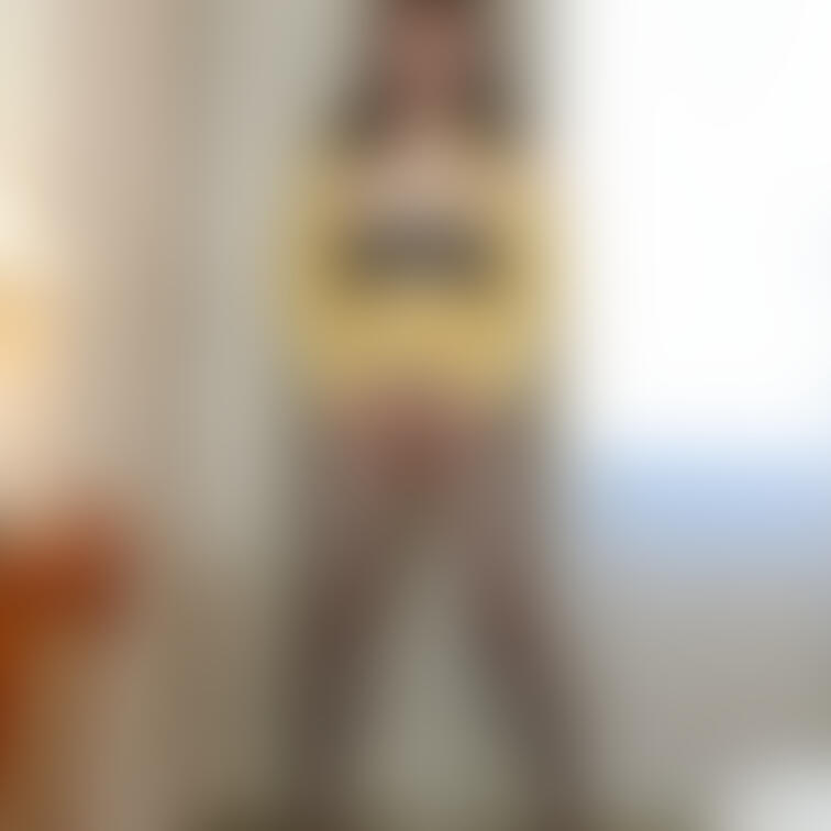 #003 MKちゃん
「ドM顔面弄り+ガニ股ピースで立ちション」(5/28ページ)
Ekusiad専属元祖放尿
