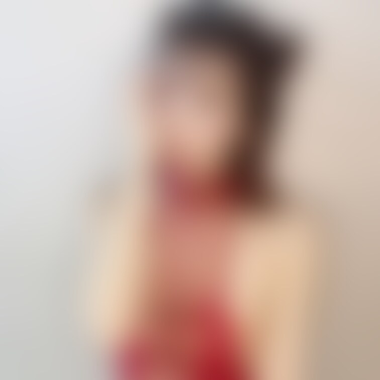 新しい髪型で撮影した!🙈❤️
今日の夜アップロードするから待っててね🥰