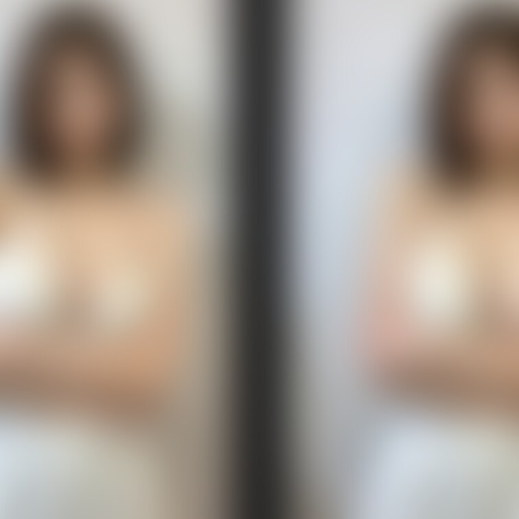 着衣と脱衣を並べた画像です。画像№37