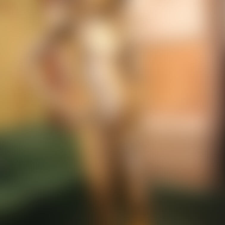 【イケメン金粉体験】
 細身のイケメンに金粉をなりました！何かに塗れるのが好きみたいです！
 体だけでなく次第にパン