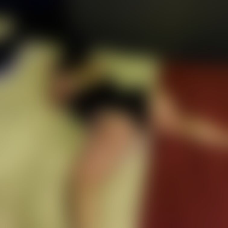 妻の寝取られを企画しました。
プラン加入者の方をお呼びして、目の前で○○○して頂きました。この方はアカウント作成当初か