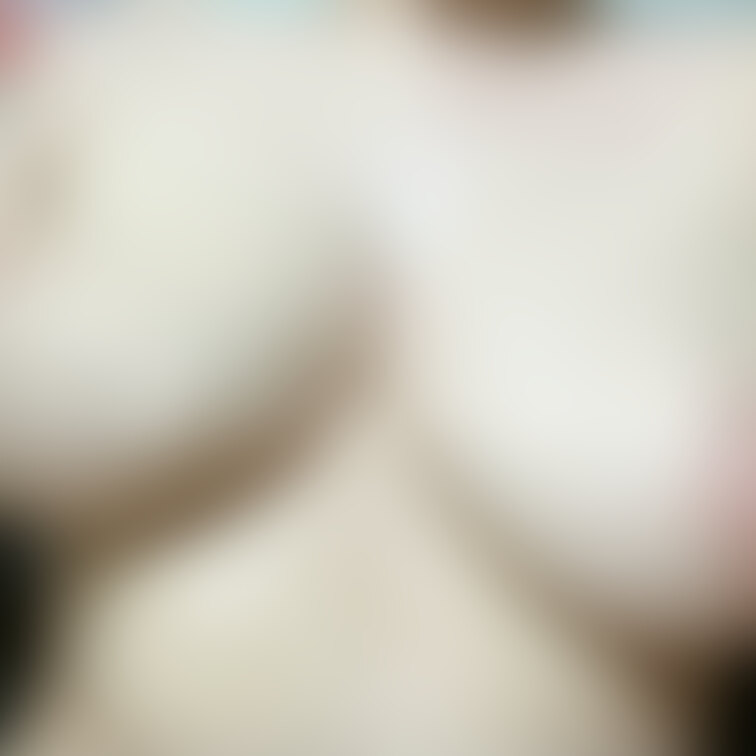 揉みしだいても弾力すごすぎてぷるんぷるんに出てくるおっぱい