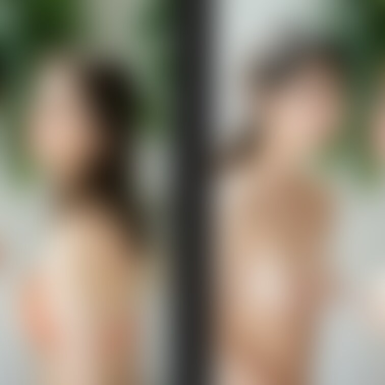 着衣と脱衣を並べた画像です。画像№682