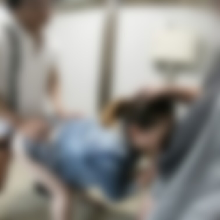 巨乳人妻さんと公園にて3Ｐ。
夏の夕方の出来事。（笑）　

後ろから鬼バック。最後は2人とも口に放出。