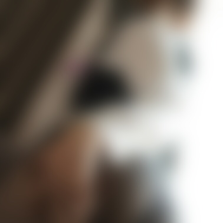 好きなAVってありますか？

私はいくつかあります。
好きな女優さんも何名かいます。

私もこんなエッチなこと