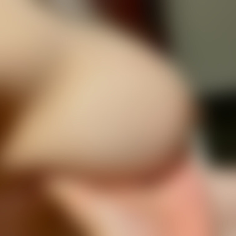 爆乳。重たいです、これは肩が凝る…揉んであげましょう。