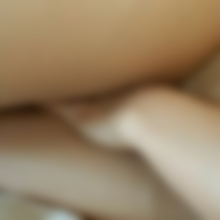 ベッドの上で
パンストスリスリ

もそもそ動く熟女！
下半身だけを映しています。