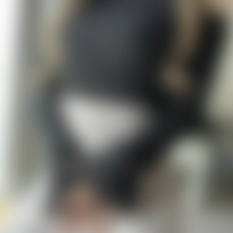 出勤コーデ×サルートの自撮り♡
OLの朝の出勤お着替え動画→ https://myfans.jp/posts/0506