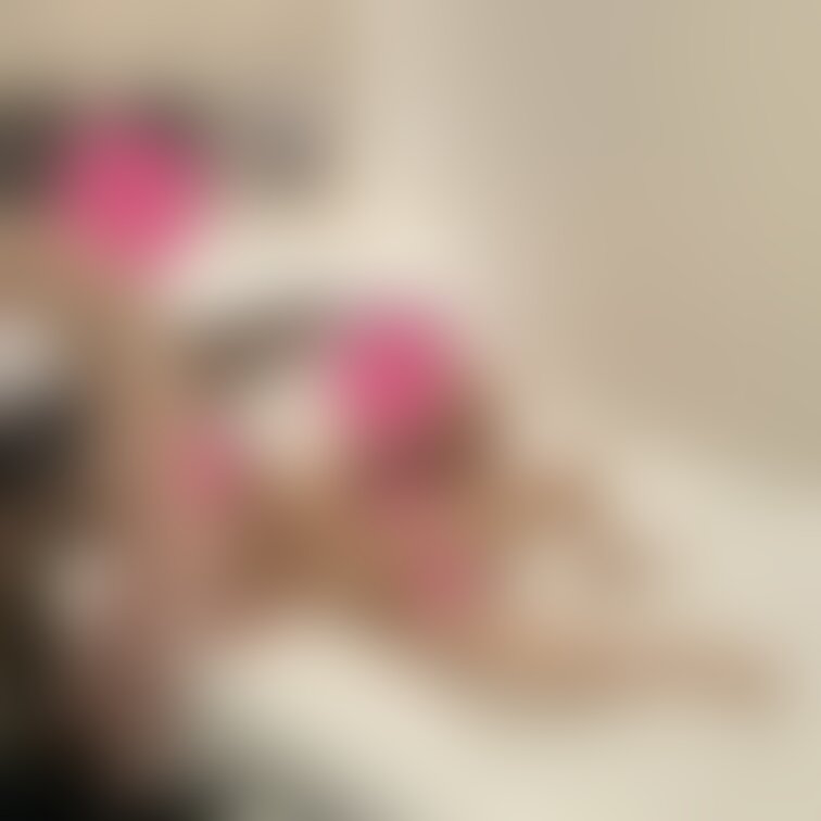 <本日の1枚>
昨夜Yuriはハプバーで、5人の男性と1名の見学女性と一緒に、計7名でルームに。5名の男性全員にハメら