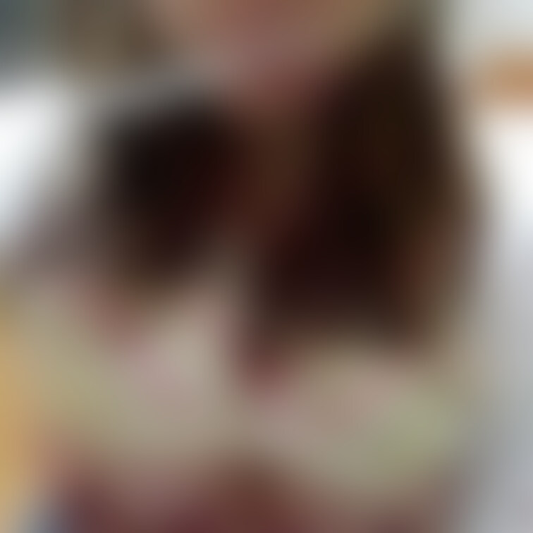結婚する前の嫁ちゃん😍
エッチなビデオ通話のスクショです✨
パンパンの巨乳がエロすぎです。