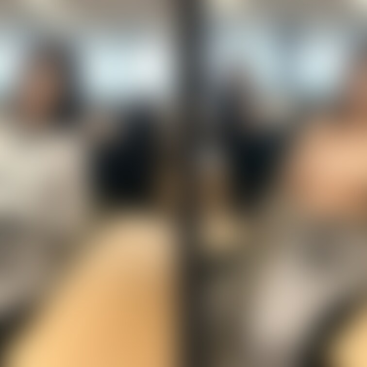 着衣と脱衣を並べた画像です。画像№474
