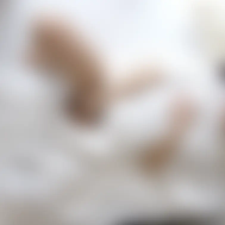 清楚人妻（28歳）

昼職は会社受付の人妻モデル。
美肌で色白でほど良い肉付き。
感度抜群なおまんこにおもちゃを