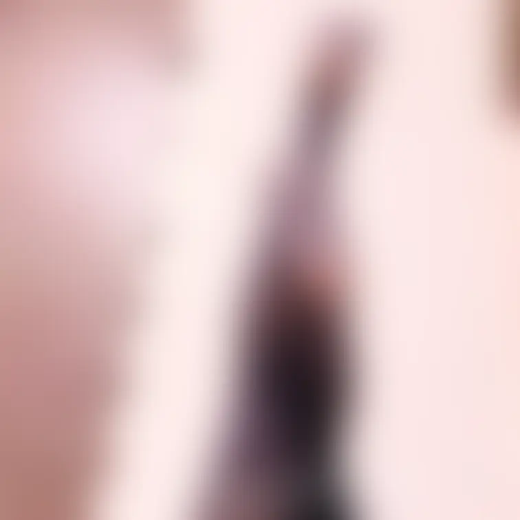 黒タイツは好き❔触り心地いいから触って欲しいな♡