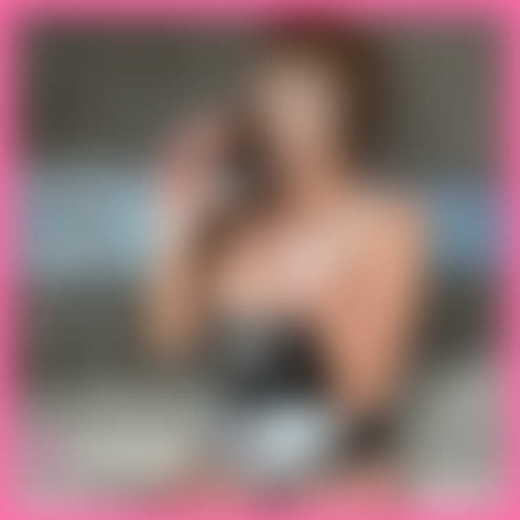 メイドコス可愛かった〜💓
みんなは何枚目が好き??💭