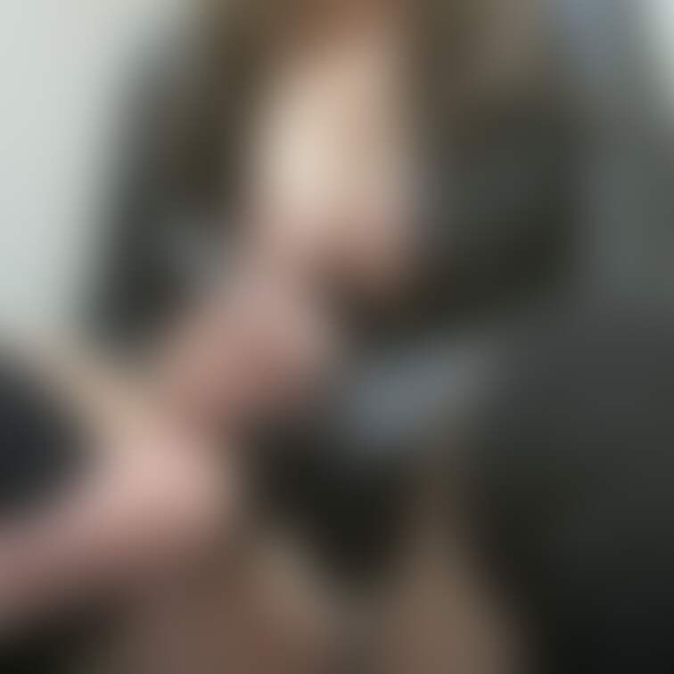 このケツと爆乳のどっちに押し潰されたい？