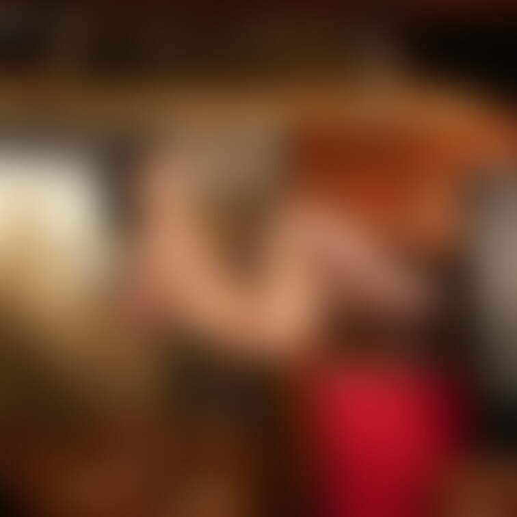 責め縄。これは女性の体が綺麗に見える形。ただし辛い。