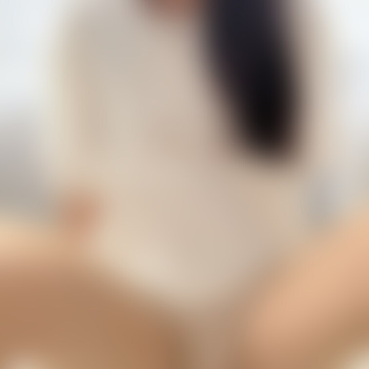 こんなえっちな格好で仕事してたら濡れちゃうよ…🥺💦💦💦
ちゃんと責任とってくれますよね？