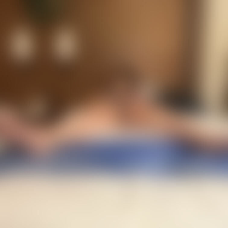 ここ、、、
見えちゃいそうだよぉ。。。
すぐにぃ、、でちゃうぅぅ。。。