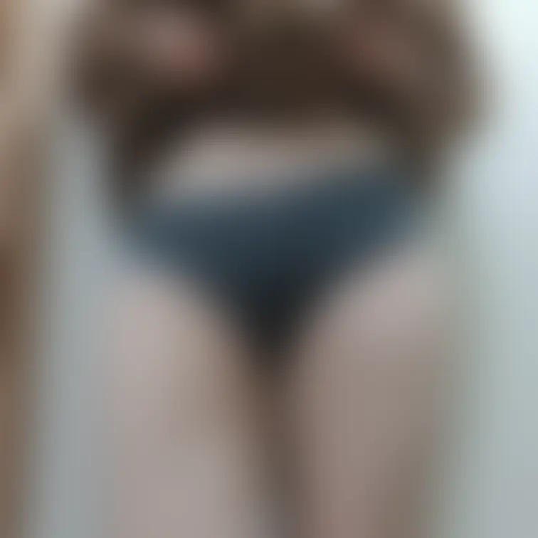 ぽぽぽの今日のパンツです🥰🥰 
 濃いグレイのシマシマパンツです😅
 クロッチ汚れはプラン加入で見れますよ🥰 
 