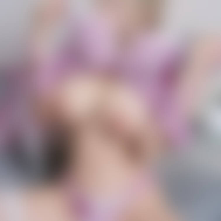 ブラはずし🥹🩷どっちに目がいく？