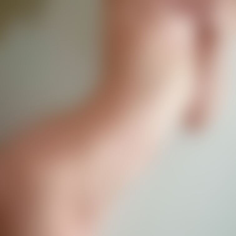 腰からヒップのラインよくない！？
おへそのとこのラインもえっちじゃない！？💞