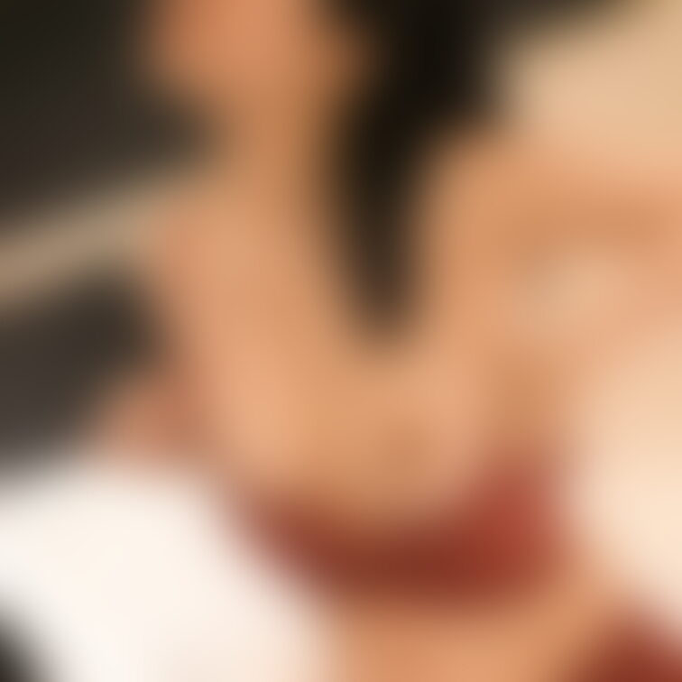 脱ぐときはまず左から...