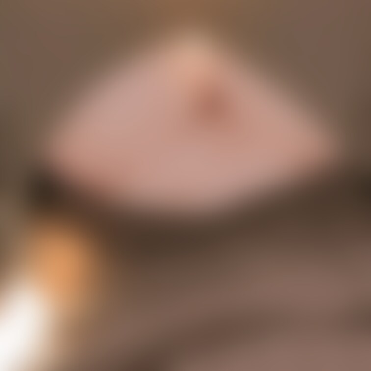下から柔らかくて大きなおっぱい