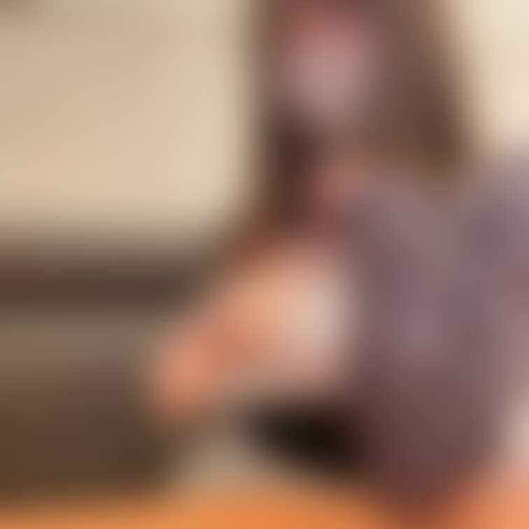 スタバから移動して監視カメラのないカフェを発見!下着とおっぱい好きな会員さまだったので、下着もおっぱいも見てもらいました