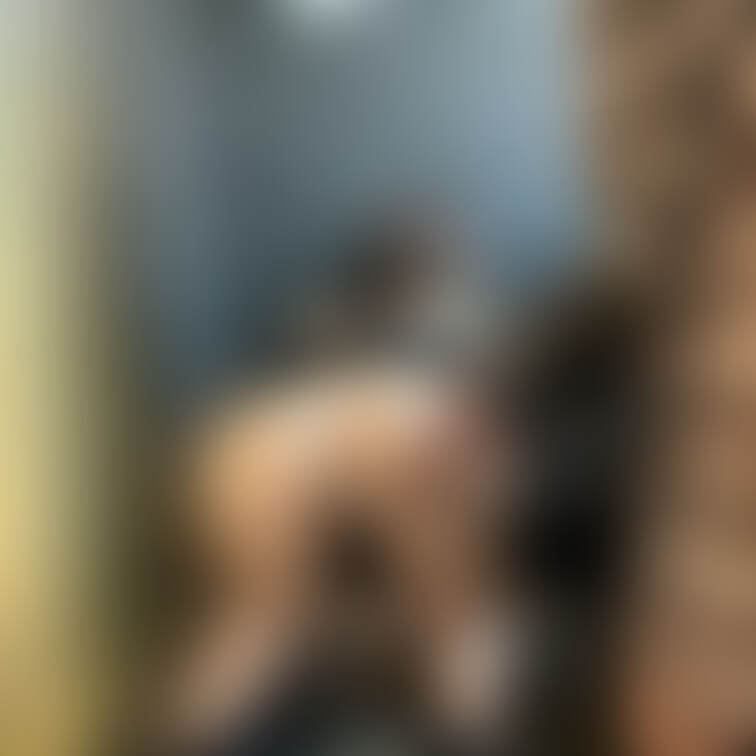 公園の男子公衆トイレで知らないおじさんにさわられちゃった😖おちんぽほしくなっちゃう。。

💋直接連絡先を交換して私を