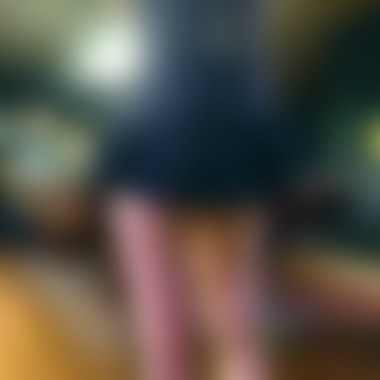 ビリヤードにて露出。もちろんのーぶらです(๑•̀ㅁ•́ฅ✨