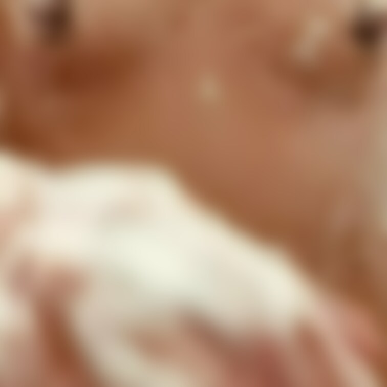 おっぱい動画です。お風呂で泡でマッサージ。大きくなれよっわたしのおっぱい！
どすけべ乳首を堪能できます( ˇωˇ )